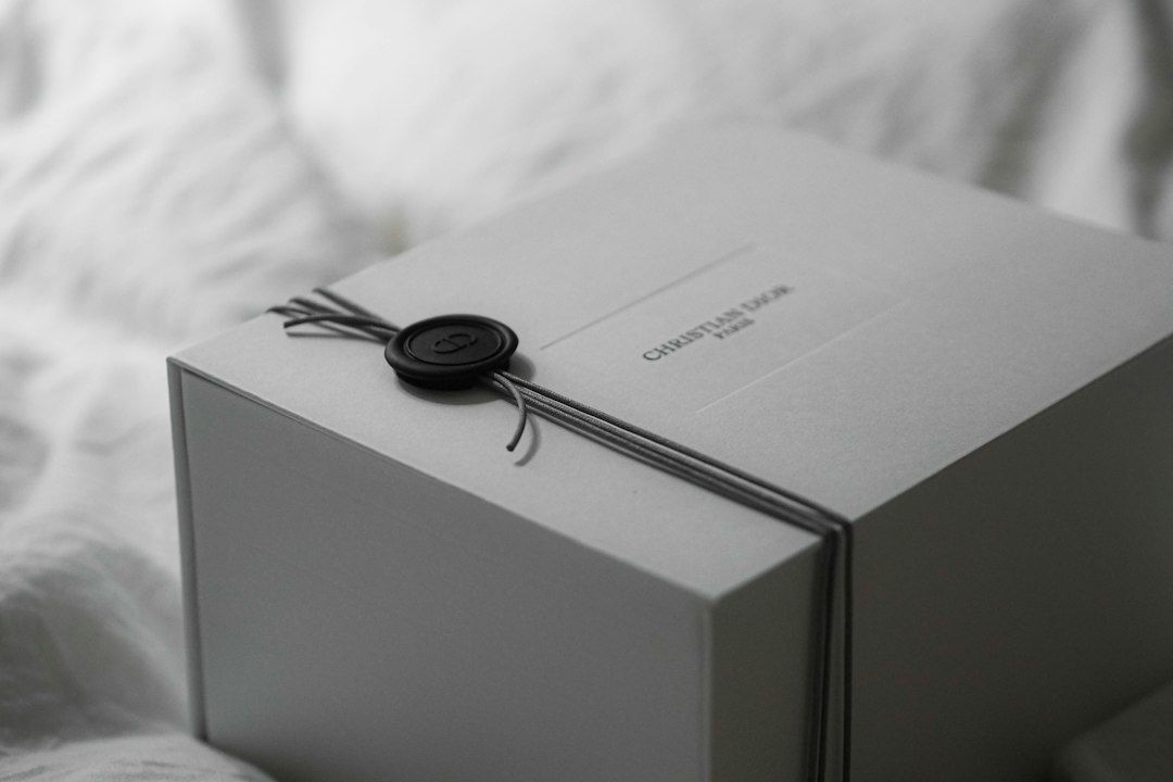 Coffret cadeau élégant avec ruban et sceau
