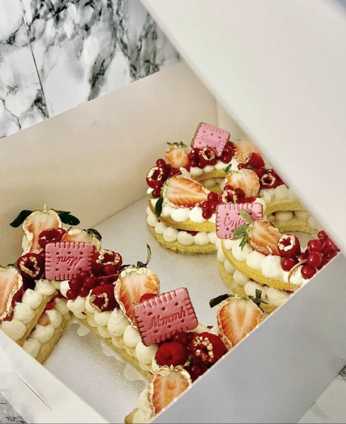 Number Cake Fruits Rouges
